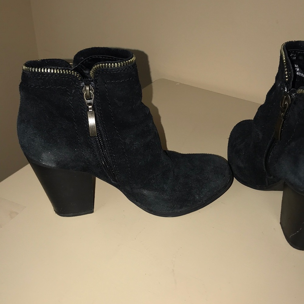 Black booties! - Picture 4 of 7